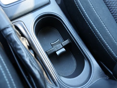 Used 2017 Subaru Forester 2.5i Premium w/ All-Weather Package image 32