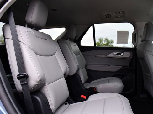 New 2026 Ford Explorer Active AWD/4WD image 18