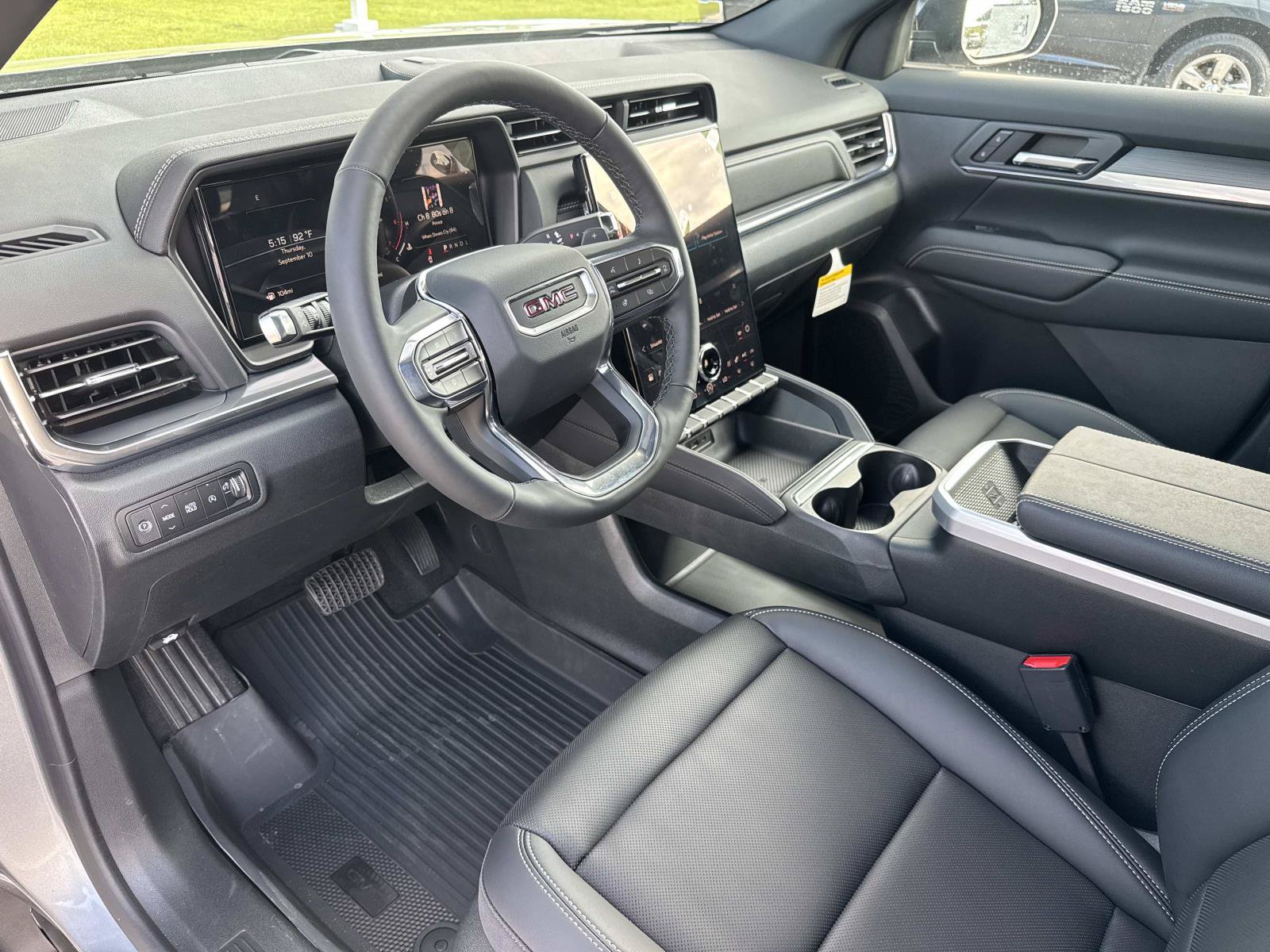 New 2027 GMC Terrain Elevation w/ Elevation Premium Package FWD image 23