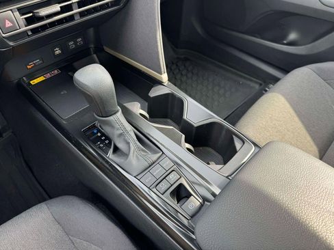 Used 2025 Toyota Camry LE image 29