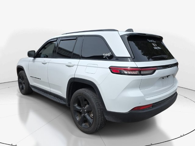 Used 2025 Jeep Grand Cherokee Altitude RWD image 8
