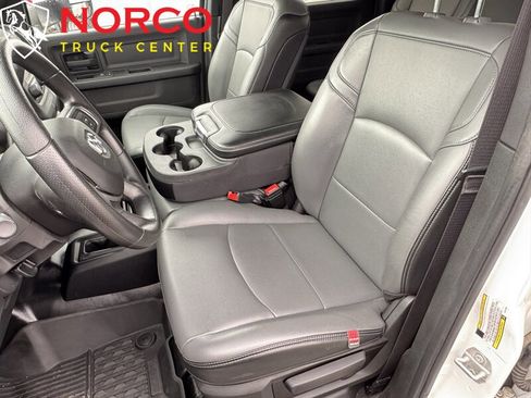 Used 2022 RAM 5500 Tradesman w/ Chrome Appearance Group AWD/4WD image 33