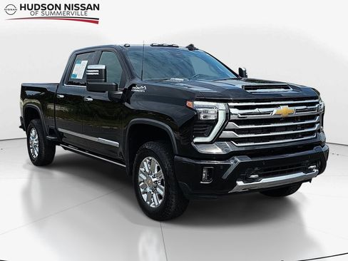Used 2024 Chevrolet Silverado 2500 High Country w/ Technology Package AWD/4WD image 1