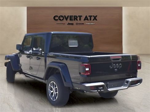 New 2025 Jeep Gladiator Sport image 3