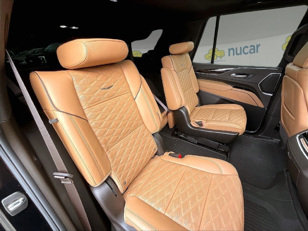 Used 2024 Cadillac Escalade Sport w/ LPO, ONYX Package AWD/4WD image 15