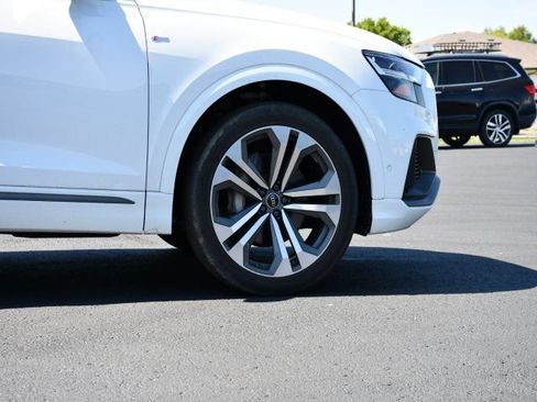 Used 2022 Audi Q8 Premium Plus w/ Premium Plus Package AWD/4WD image 9