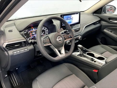 Certified 2024 Nissan Altima 2.5 SV w/ SV Premium Package image 13