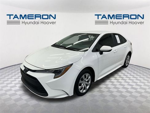 Used 2023 Toyota Corolla LE image 1