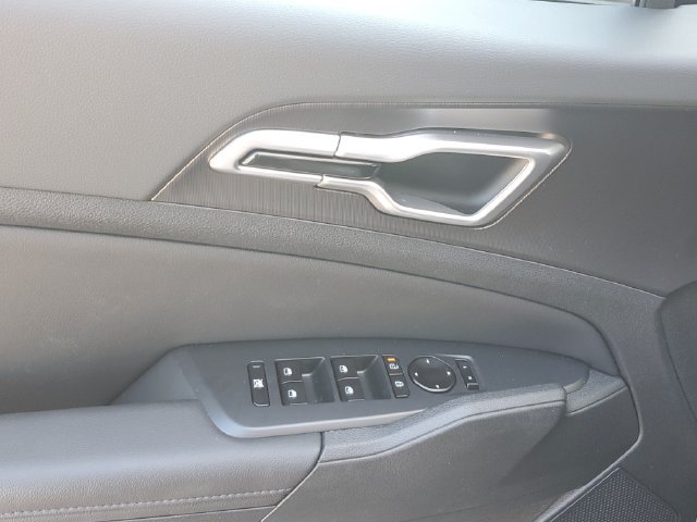Certified 2026 Kia Sportage EX w/ EX Panorama Roof Package FWD image 20