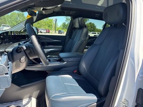 Used 2025 Cadillac Escalade IQ Luxury 2 w/ LPO, Premium Carpet Package AWD/4WD image 23