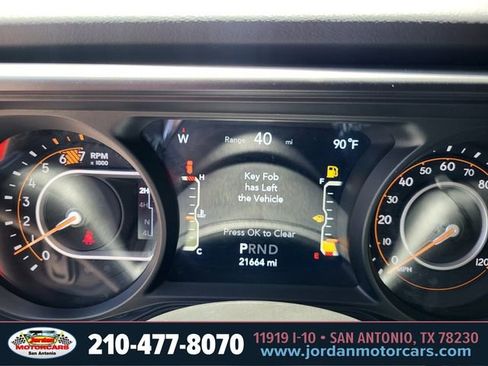 Used 2025 Jeep Wrangler Unlimited Sahara AWD/4WD image 28