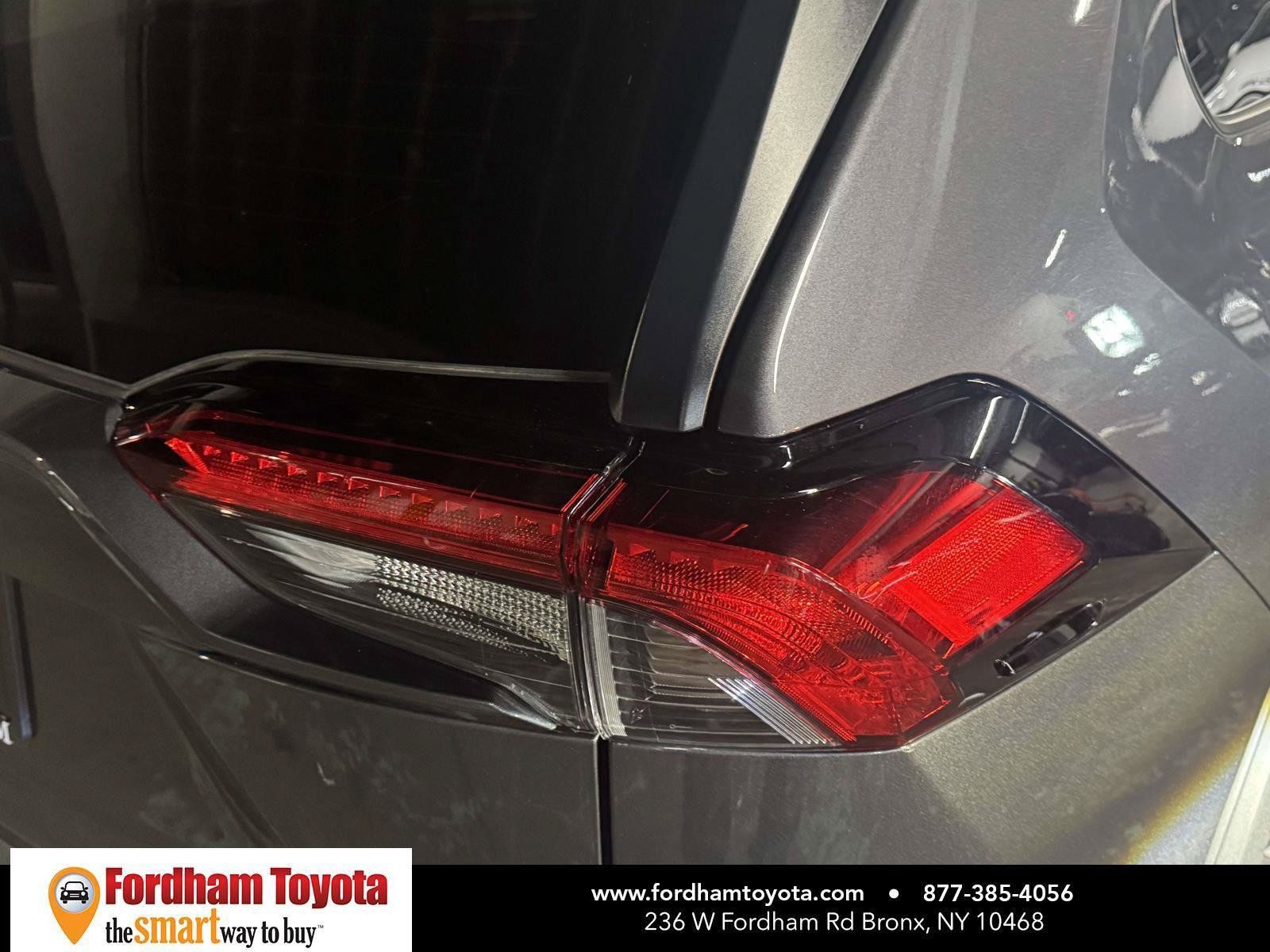 Used 2025 Toyota RAV4 LE AWD/4WD image 10