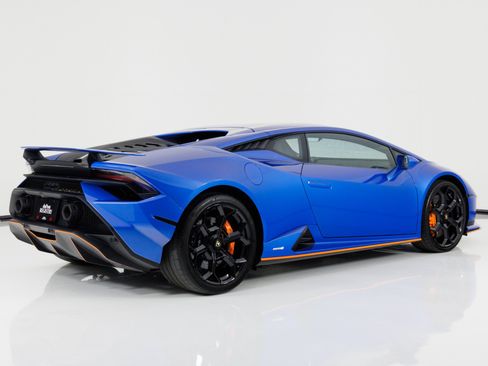 Used 2023 Lamborghini Huracan Tecnica RWD image 3
