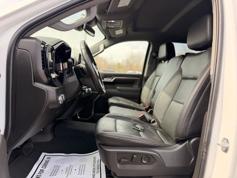 Used 2026 GMC Sierra 1500 SLT image 15