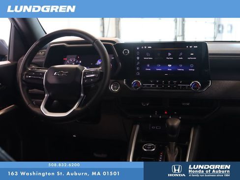 Used 2025 Chevrolet Colorado Trail Boss AWD/4WD image 4
