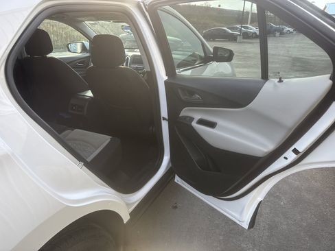 Used 2022 Chevrolet Equinox LT AWD/4WD image 7