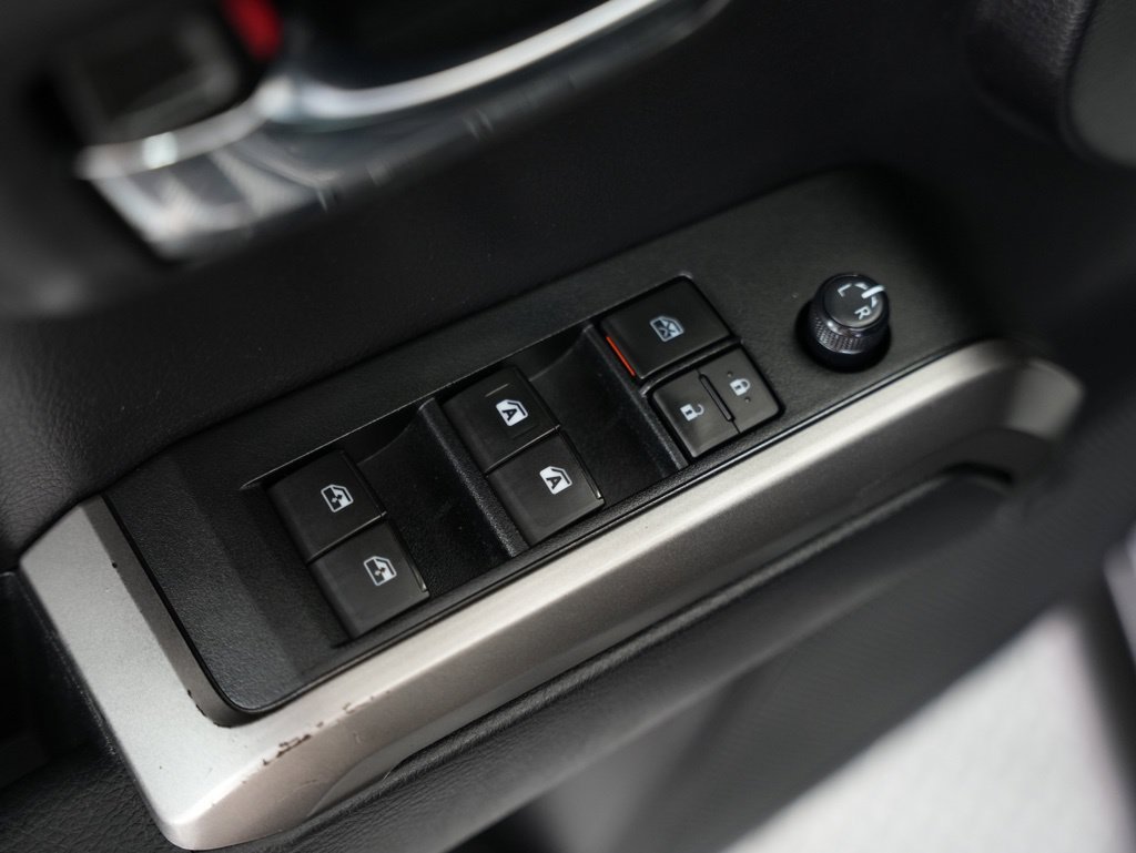 Used 2020 Toyota Tacoma Limited AWD/4WD image 43