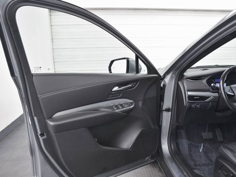 Used 2023 Cadillac XT4 Premium Luxury image 9