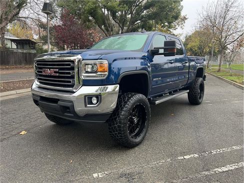Used 2019 GMC Sierra 3500 SLE image 3