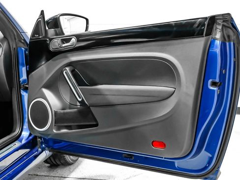 Used 2014 Volkswagen Beetle GSR image 43