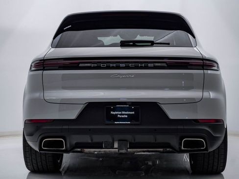 Certified 2025 Porsche Cayenne AWD/4WD image 10