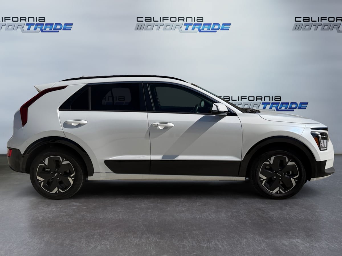 Used 2023 Kia Niro Wind FWD image 4