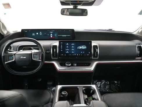 Used 2025 Ford Expedition Platinum AWD/4WD image 22