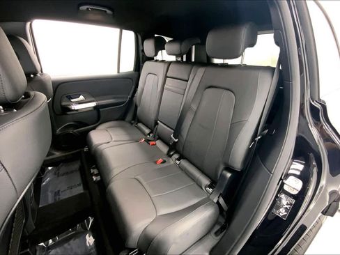 Used 2025 Mercedes-Benz GLB 250 image 17