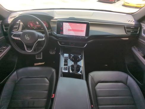 Used 2024 Volkswagen Atlas Cross Sport SEL R-Line AWD/4WD image 18