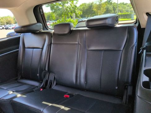 Used 2024 Ford Expedition XLT RWD image 13