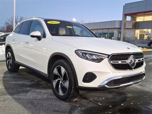 Used 2023 Mercedes-Benz GLC 300 4MATIC image 2