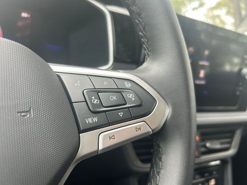 New 2026 Volkswagen Taos SE image 19