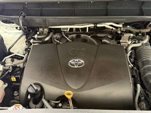 Certified 2020 Toyota Highlander XLE image 40