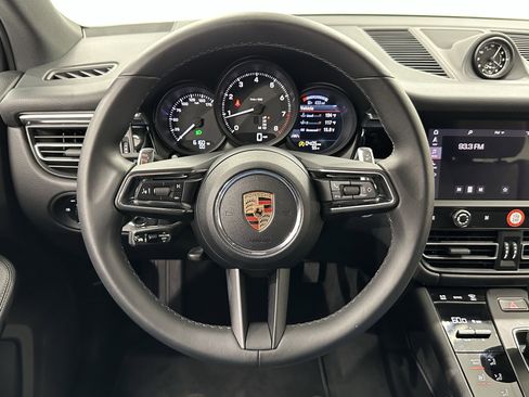 Certified 2024 Porsche Macan image 41