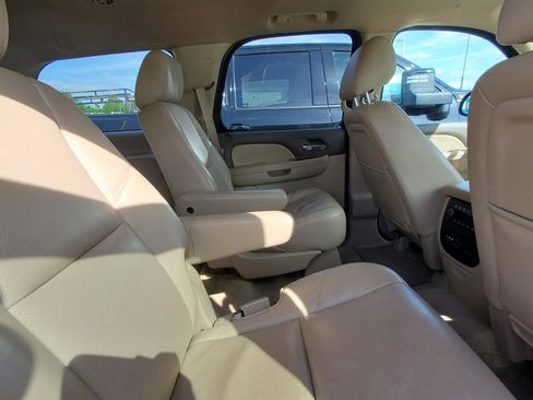 Used 2014 Chevrolet Tahoe LTZ AWD/4WD image 6