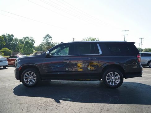 Used 2023 Chevrolet Suburban Premier AWD/4WD image 24