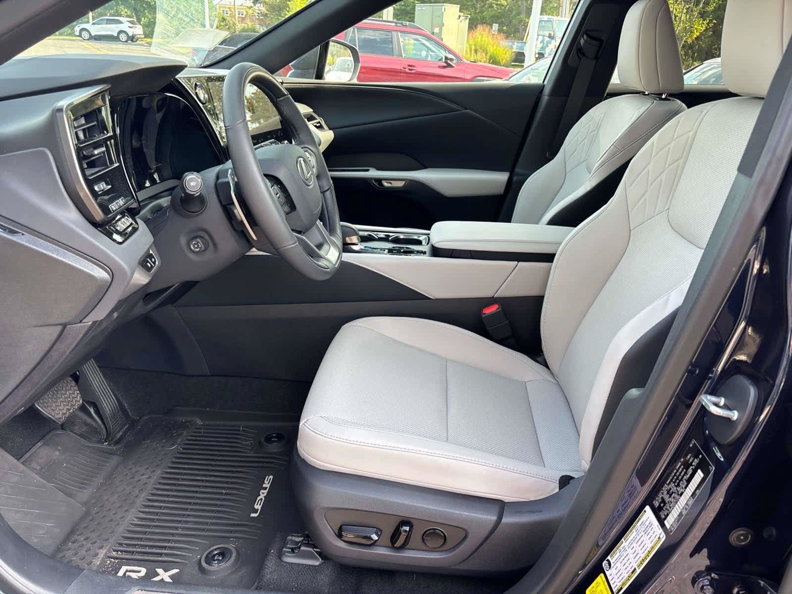 Used 2025 Lexus RX 350 Premium w/ Accessory Package (Z1) AWD/4WD image 10