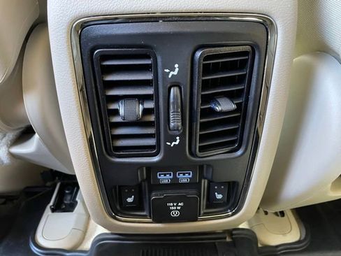 Used 2021 Jeep Grand Cherokee Overland AWD/4WD image 29