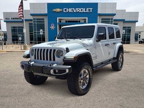 Used 2018 Jeep Wrangler Unlimited Sahara AWD/4WD image 1