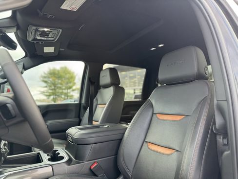 Used 2022 GMC Sierra 2500 AT4 w/ AT4 Premium Plus Package image 16