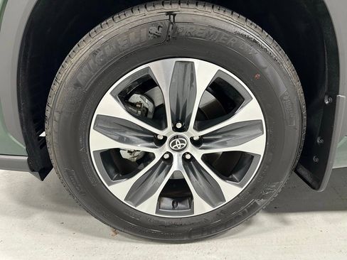 Used 2025 Toyota Highlander XLE image 72
