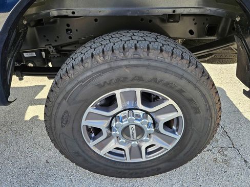 Used 2023 Ford F250 Lariat w/ Lariat Ultimate Package image 41