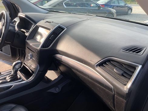 Used 2017 Ford Edge Titanium FWD image 50