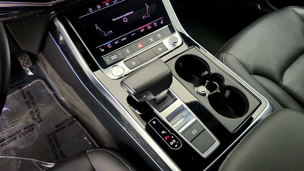 Used 2019 Audi Q8 Premium Plus w/ Premium Plus AWD/4WD image 17