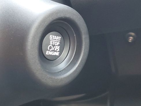 Used 2025 RAM ProMaster 2500 w/ Convenience Group image 18