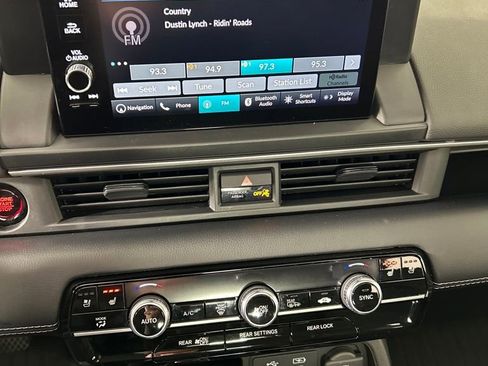 Used 2025 Honda Pilot Elite image 13