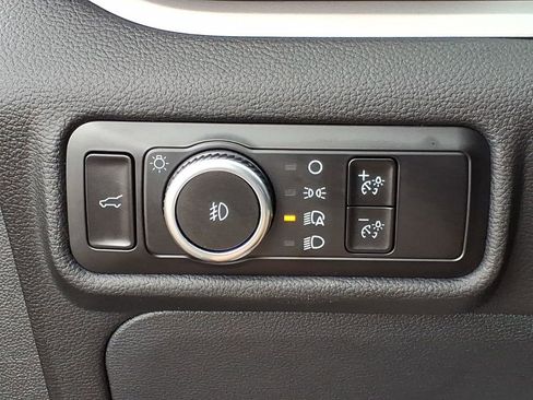 Used 2023 Ford Explorer XLT w/ Equipment Group 202A image 15