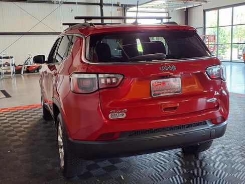 Used 2020 Jeep Compass Latitude w/ Cold Weather Group AWD/4WD image 5