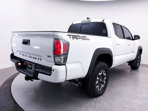 Used 2021 Toyota Tacoma TRD Off-Road w/ Technology Package RWD image 17