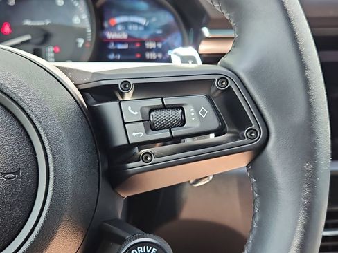 Certified 2025 Porsche Macan Turbo AWD/4WD image 31
